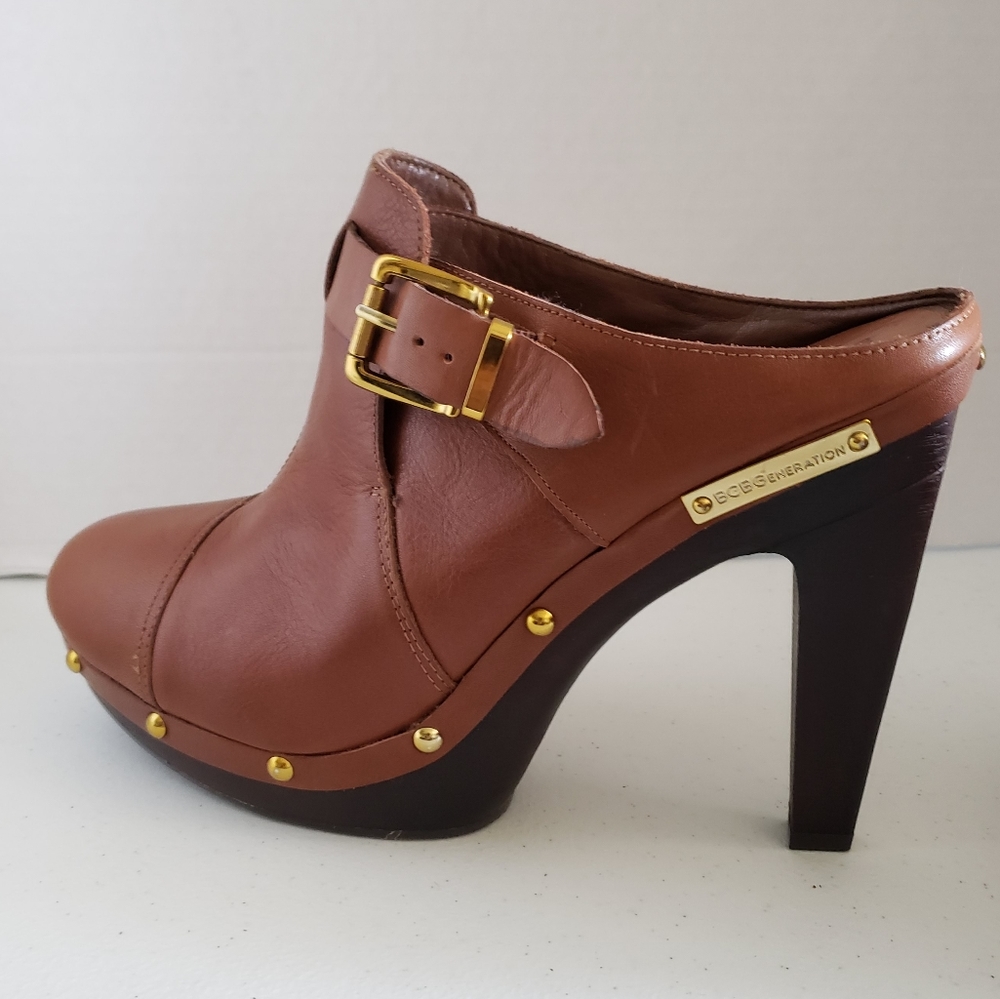 BCBG Generation Leather Brown Platform heel Sz, 9.5